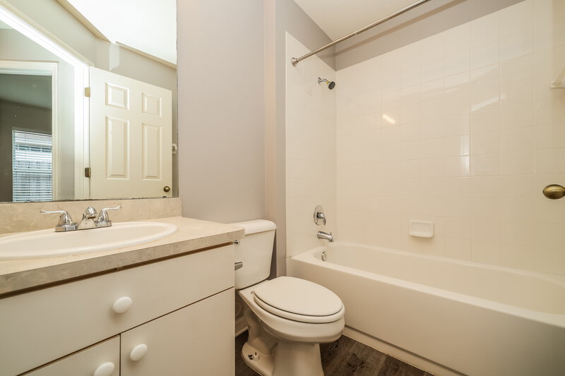 1,945/Mo, 11104 Robin Lake Ct Riverview, FL 33569 Bathroom View