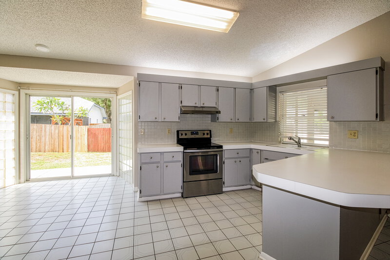 0/Mo, 9132 Hawkins Ct New Port Richey, FL 34655 Kitchen View 2