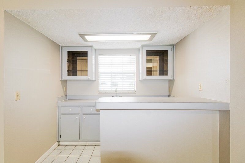 0/Mo, 9132 Hawkins Ct New Port Richey, FL 34655 Wet Bar View