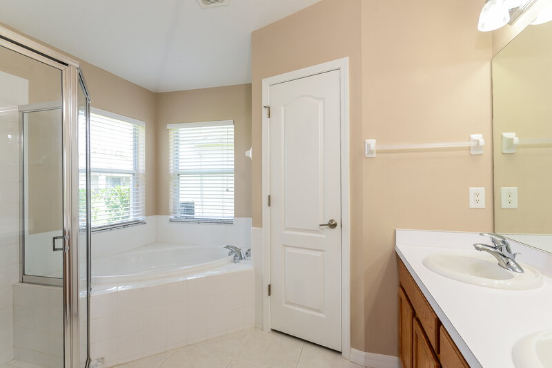 4,140/Mo, 3230 Prairie Iris Dr Land O' Lakes, FL 34638 Bathroom View 2