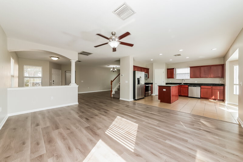 2,475/Mo, 12608 Evington Point Dr Riverview, FL 33579 Living Room View 2