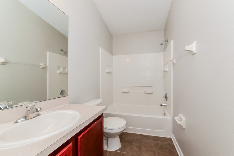 2,475/Mo, 12608 Evington Point Dr Riverview, FL 33579 Bathroom View