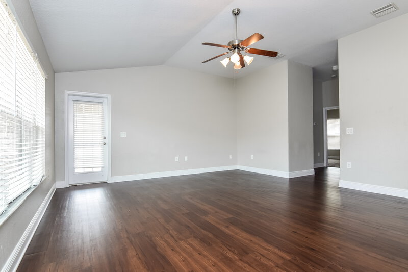 1,915/Mo, 10755 Standing Stone Dr Wimauma, FL 33598 Living Room View 3