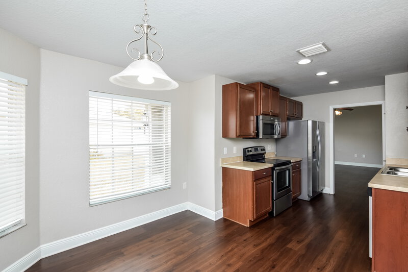 1,915/Mo, 10755 Standing Stone Dr Wimauma, FL 33598 Dining Room View 2