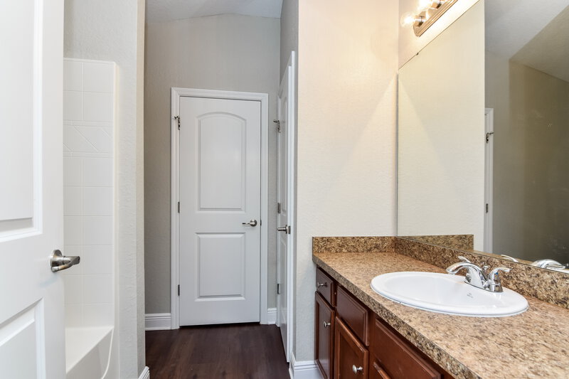 1,915/Mo, 10755 Standing Stone Dr Wimauma, FL 33598 Master Bathroom View