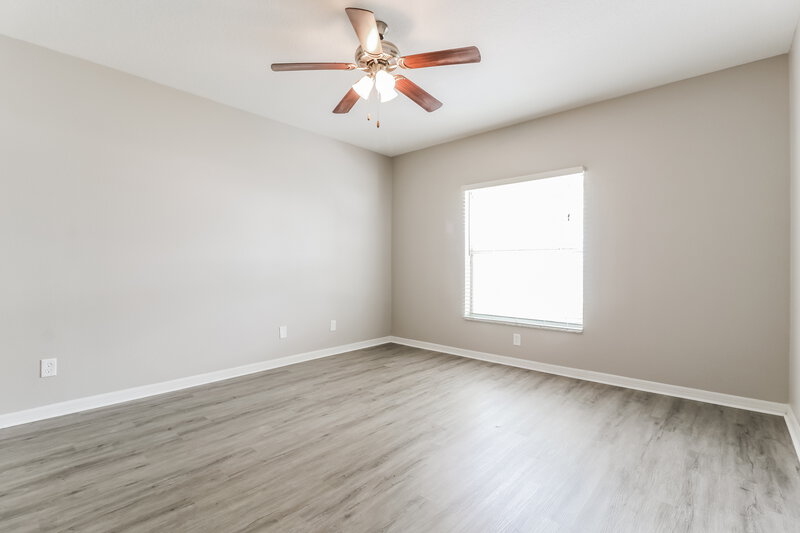 2,255/Mo, 721 Sandy Hills Ave Tarpon Springs, FL 34689 Main Bedroom View