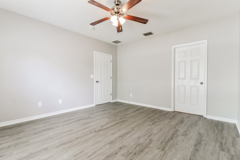 2,255/Mo, 721 Sandy Hills Ave Tarpon Springs, FL 34689 Main Bedroom View 2