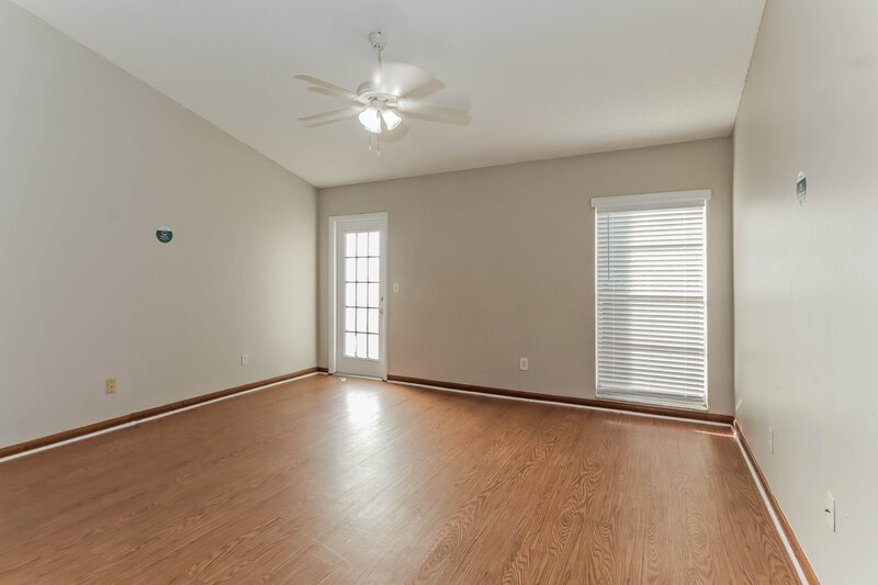 2,245/Mo, 24714 Silversmith Dr Lutz, FL 33559 Living Room View 2