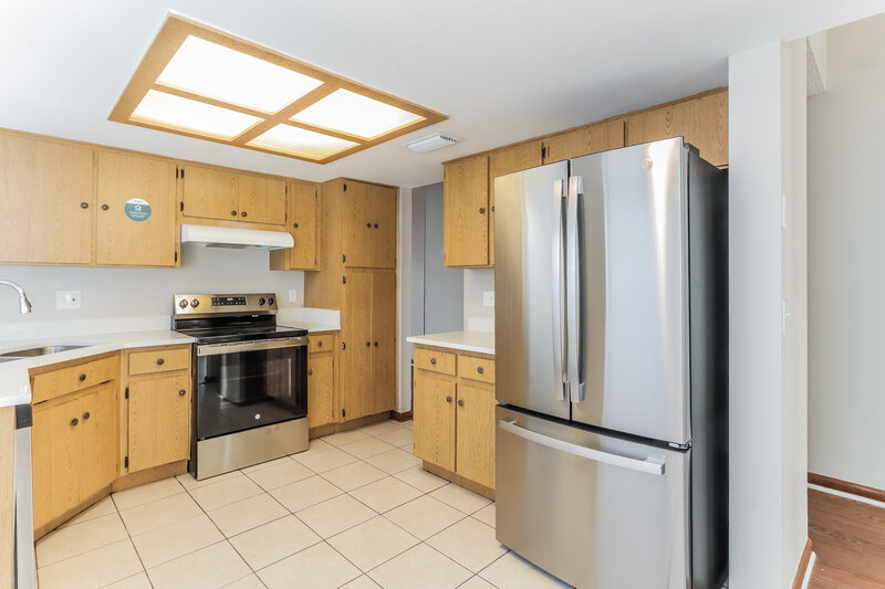 2,245/Mo, 24714 Silversmith Dr Lutz, FL 33559 Kitchen View