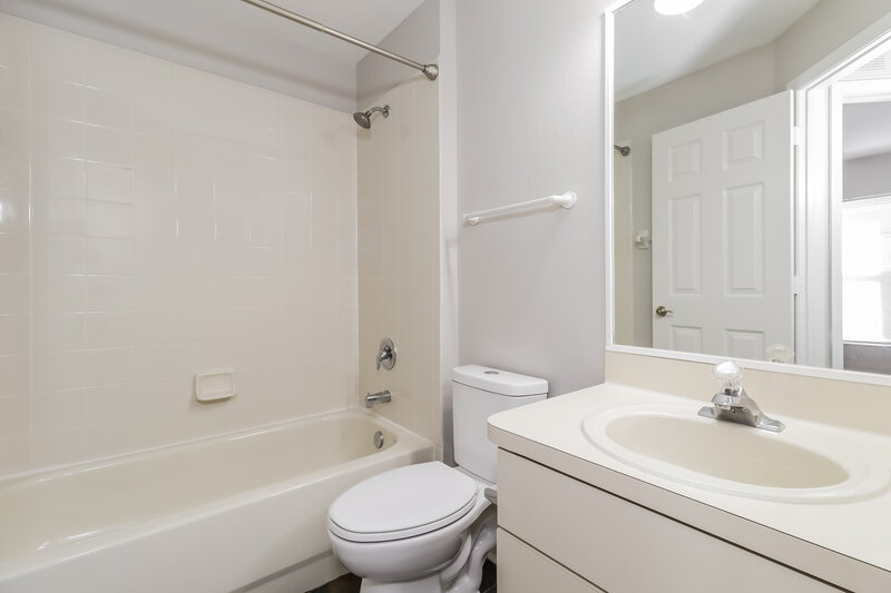 2,030/Mo, 8514 Hawbuck St Trinity, FL 34655 Bathroom View 2