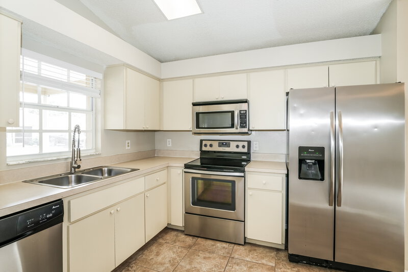 1,860/Mo, 7921 Chadwick Dr New Port Richey, FL 34654 Kitchen View