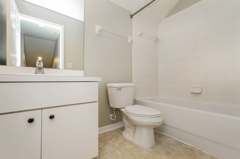 1,960/Mo, 1414 Delano Trent St Ruskin, FL 33570 Bathroom View