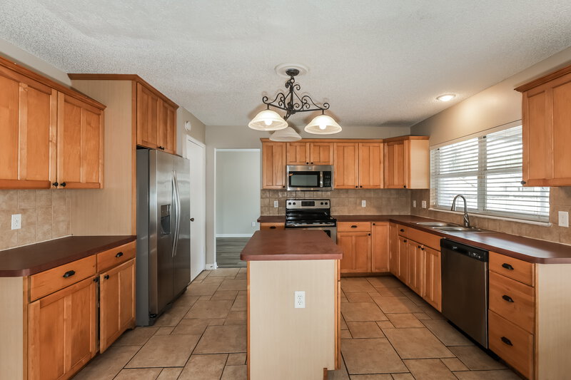 2,460/Mo, 2601 Berryvine Pl Valrico, FL 33596 Kitchen View