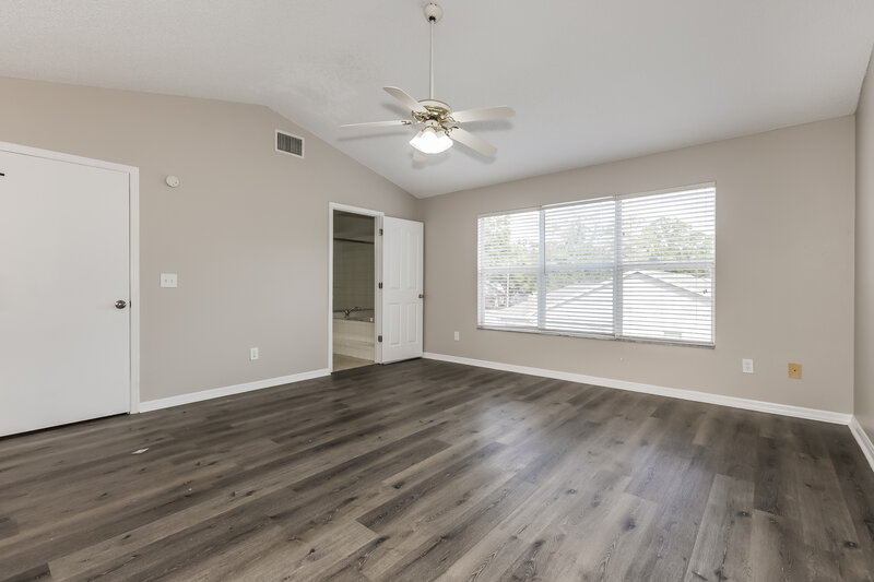 2,460/Mo, 2601 Berryvine Pl Valrico, FL 33596 Main Bedroom View