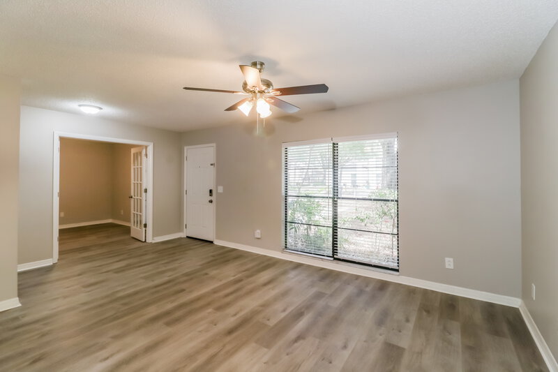 2,245/Mo, 14708 Oak Vine Dr Lutz, FL 33559 Living Room View