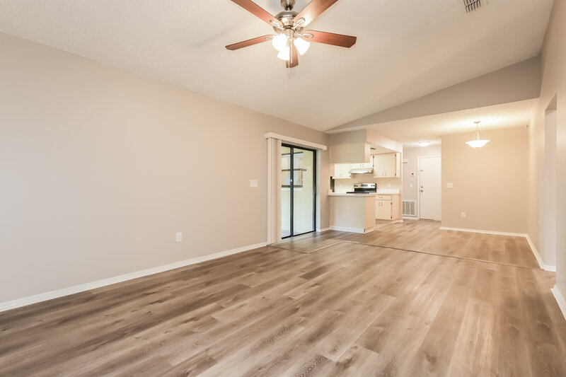 2,305/Mo, 1401 Glenmere Dr Brandon, FL 33511 Family Room View