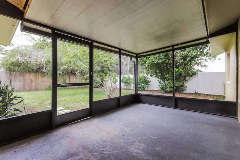 2,305/Mo, 1401 Glenmere Dr Brandon, FL 33511 Sun Room View