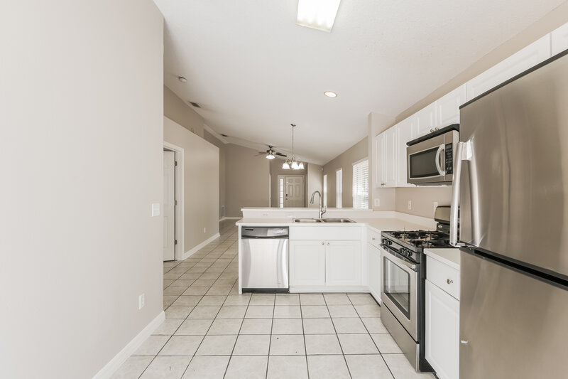 1,930/Mo, 3406 Palm Beach Dr Valrico, FL 33594 Kitchen View 3