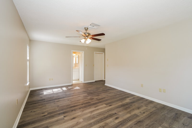 2,050/Mo, 3638 Montclair Dr New Port Richey, FL 34655 Main Bedroom View 2