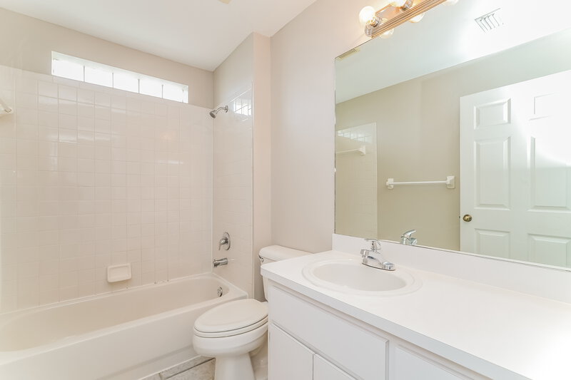 1,830/Mo, 1327 Dew Bloom Rd Valrico, FL 33594 Bathroom View