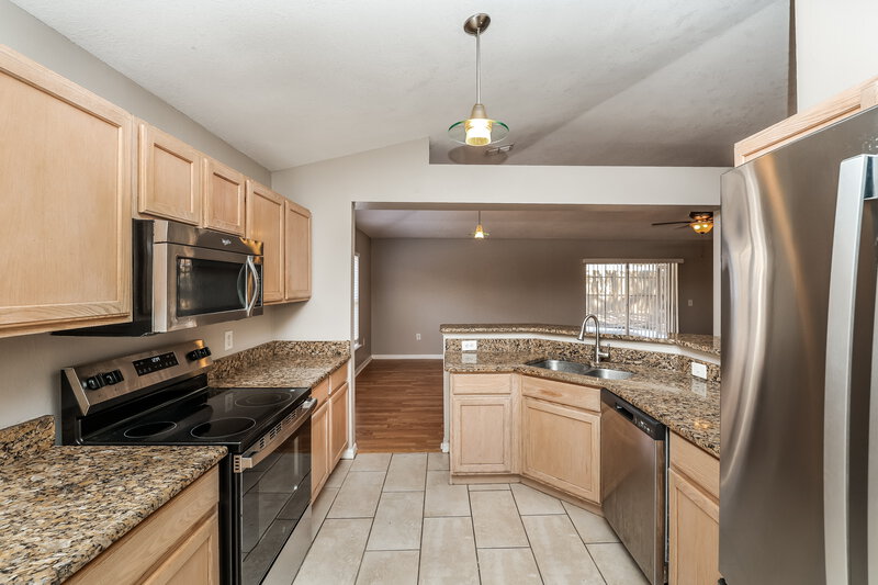 2,265/Mo, 1106 Soaring Osprey Way Valrico, FL 33594 Kitchen View