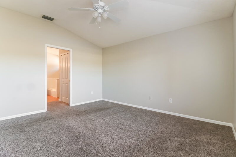 2,240/Mo, 29429 Crossland Dr Wesley Chapel, FL 33543 Main Bedroom View 2