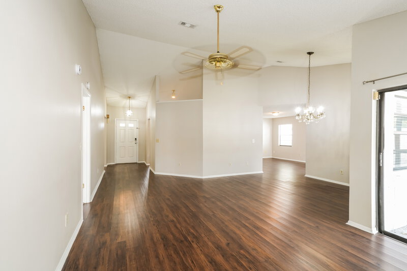 2,910/Mo, 8905 Bayaud Dr Tampa, FL 33626 Living Room View