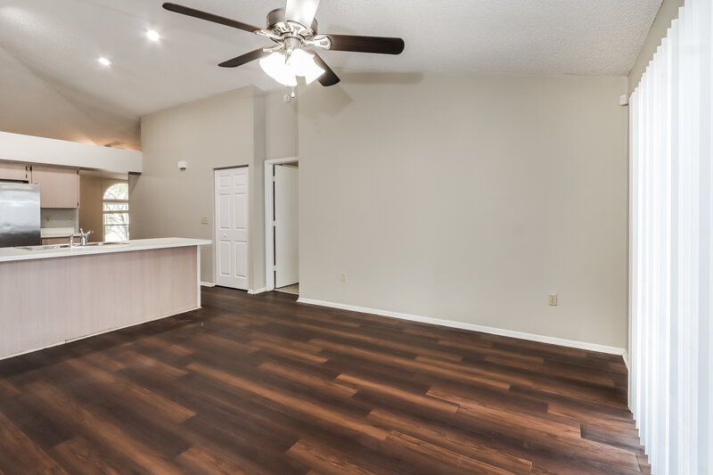 2,070/Mo, 409 Benson St Valrico, FL 33594 Dining Room View 2