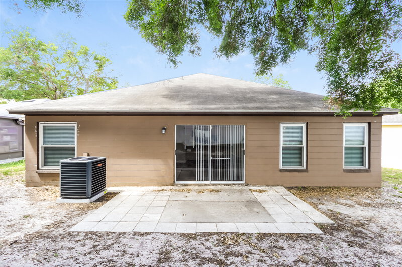 2,070/Mo, 409 Benson St Valrico, FL 33594 Rear View