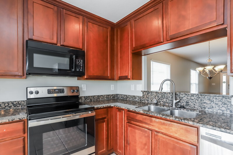 2,405/Mo, 15411 Telford Spring Dr Ruskin, FL 33573 Kitchen View 2
