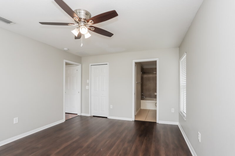 2,405/Mo, 15411 Telford Spring Dr Ruskin, FL 33573 Main Bedroom View 2
