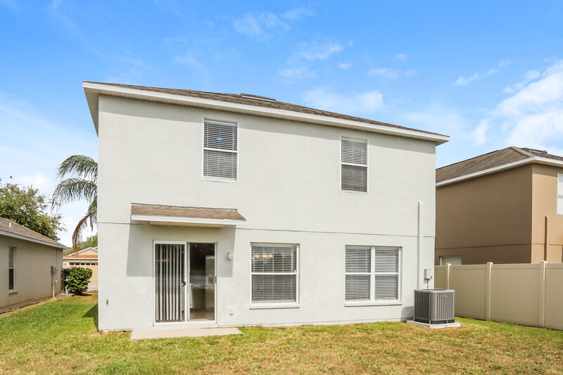 2,405/Mo, 15411 Telford Spring Dr Ruskin, FL 33573 Rear View