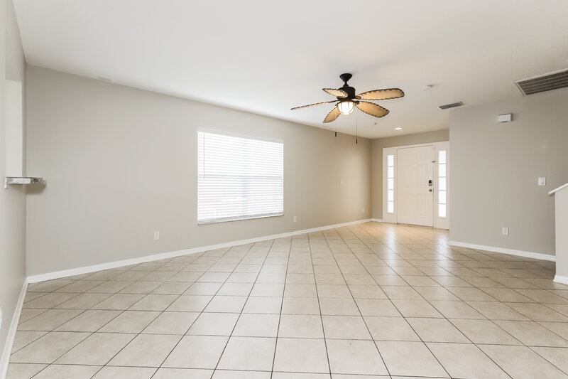 2,095/Mo, 7452 Oxford Garden Cir Apollo Beach, FL 33572 Living Room View 2
