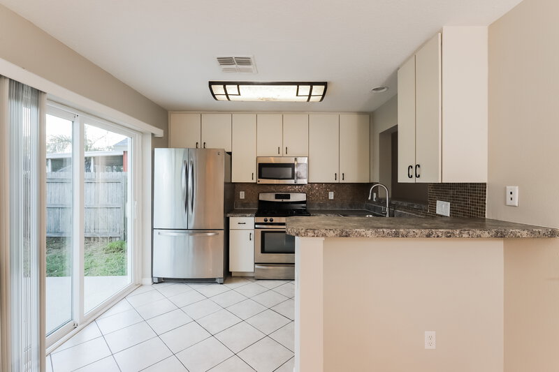 2,095/Mo, 7452 Oxford Garden Cir Apollo Beach, FL 33572 Living Room View 3