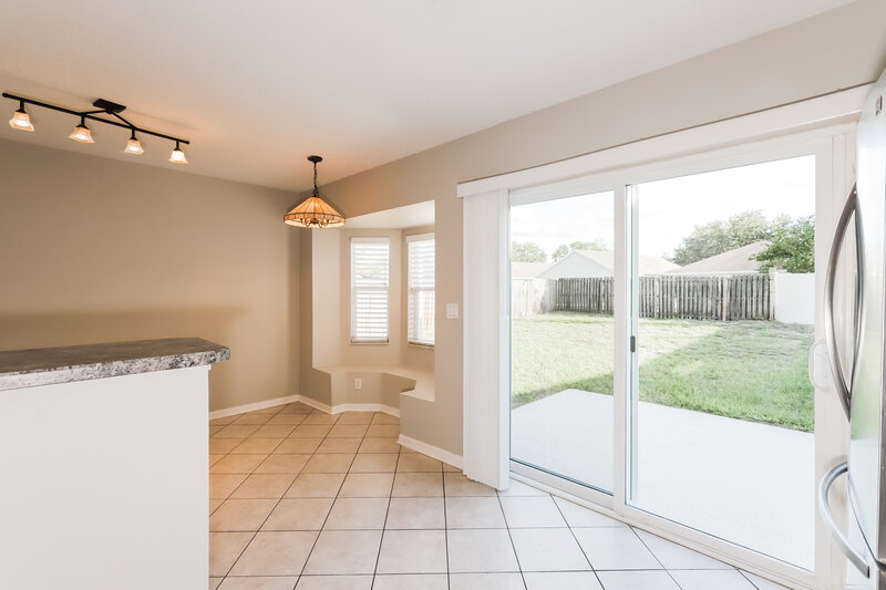 2,095/Mo, 7452 Oxford Garden Cir Apollo Beach, FL 33572 Kitchen View