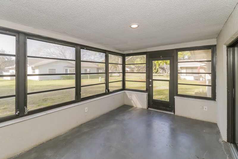 1,930/Mo, 8552 Bridgewater Dr New Port Richey, FL 34655 Sun Room View