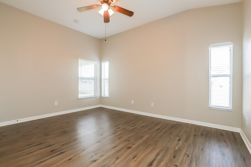 2,170/Mo, 11424 Misty Isle Ln Riverview, FL 33579 Main Bedroom View 2