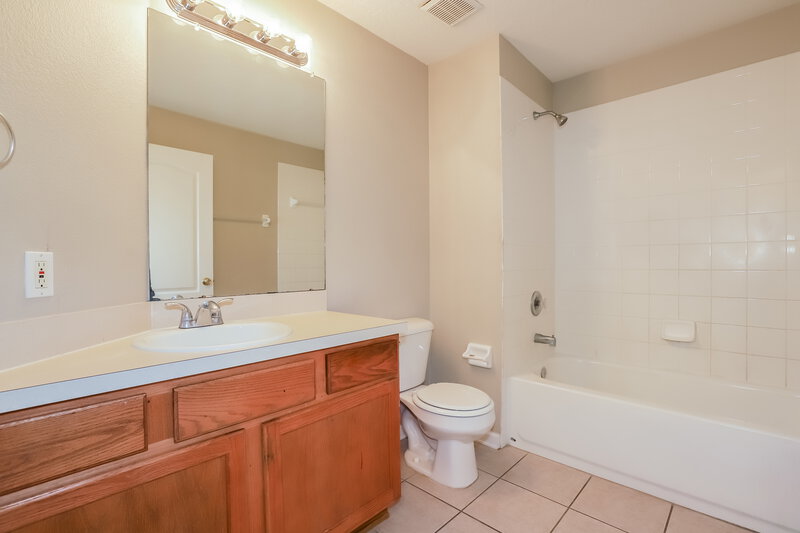 2,170/Mo, 11424 Misty Isle Ln Riverview, FL 33579 Bathroom View