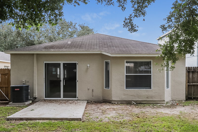 3,280/Mo, 1038 Harvest Moon Dr Seffner, FL 33584 Rear View
