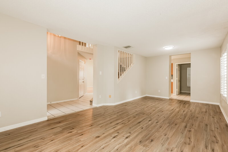 2,820/Mo, 2321 Lyncrest Ct Valrico, FL 33596 Living Room View 2