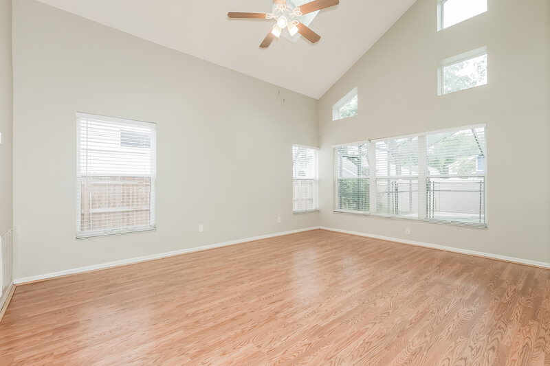 2,820/Mo, 2321 Lyncrest Ct Valrico, FL 33596 Family Room View