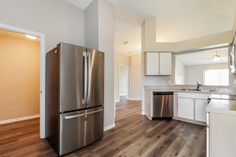 3,290/Mo, 1212 Flexford St Brandon, FL 33511 Kitchen View 2