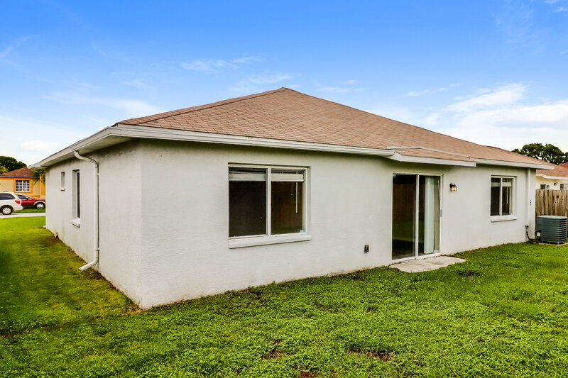 3,290/Mo, 1212 Flexford St Brandon, FL 33511 Rear View