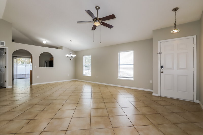 2,010/Mo, 1037 Brenton Leaf Dr Ruskin, FL 33570 Living Room View