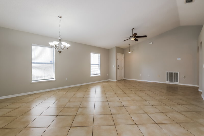 2,010/Mo, 1037 Brenton Leaf Dr Ruskin, FL 33570 Dining Room View
