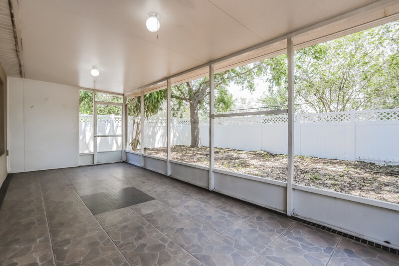 2,010/Mo, 1037 Brenton Leaf Dr Ruskin, FL 33570 Sun Room View
