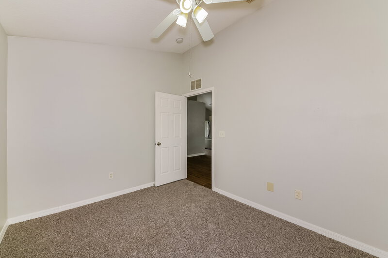 3,200/Mo, 727 Cristelle Jean Dr Ruskin, FL 33570 Bedroom View 2