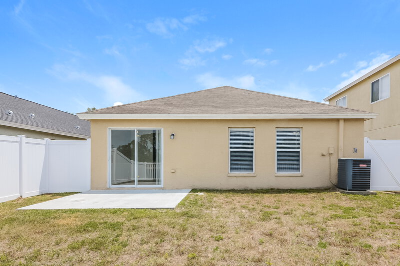 3,200/Mo, 727 Cristelle Jean Dr Ruskin, FL 33570 Rear View