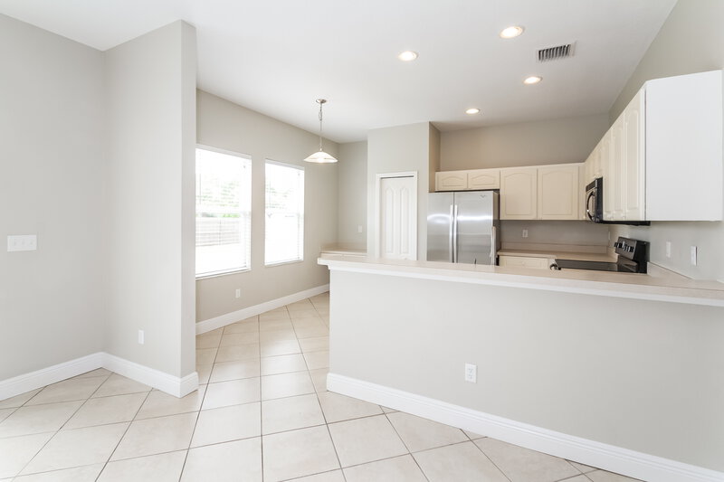 3,480/Mo, 13212 Cherry Bark Cir Riverview, FL 33579 Kitchen View