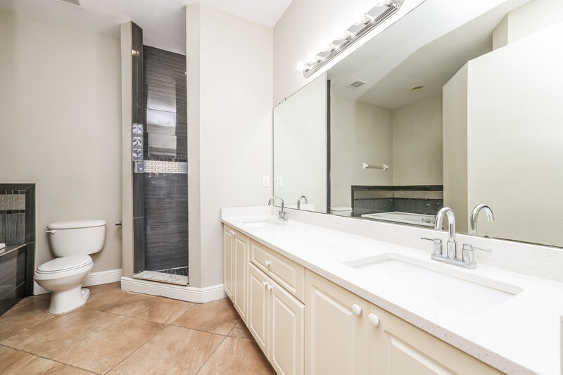 2,195/Mo, 13212 Cherry Bark Cir Riverview, FL 33579 Main Bathroom View